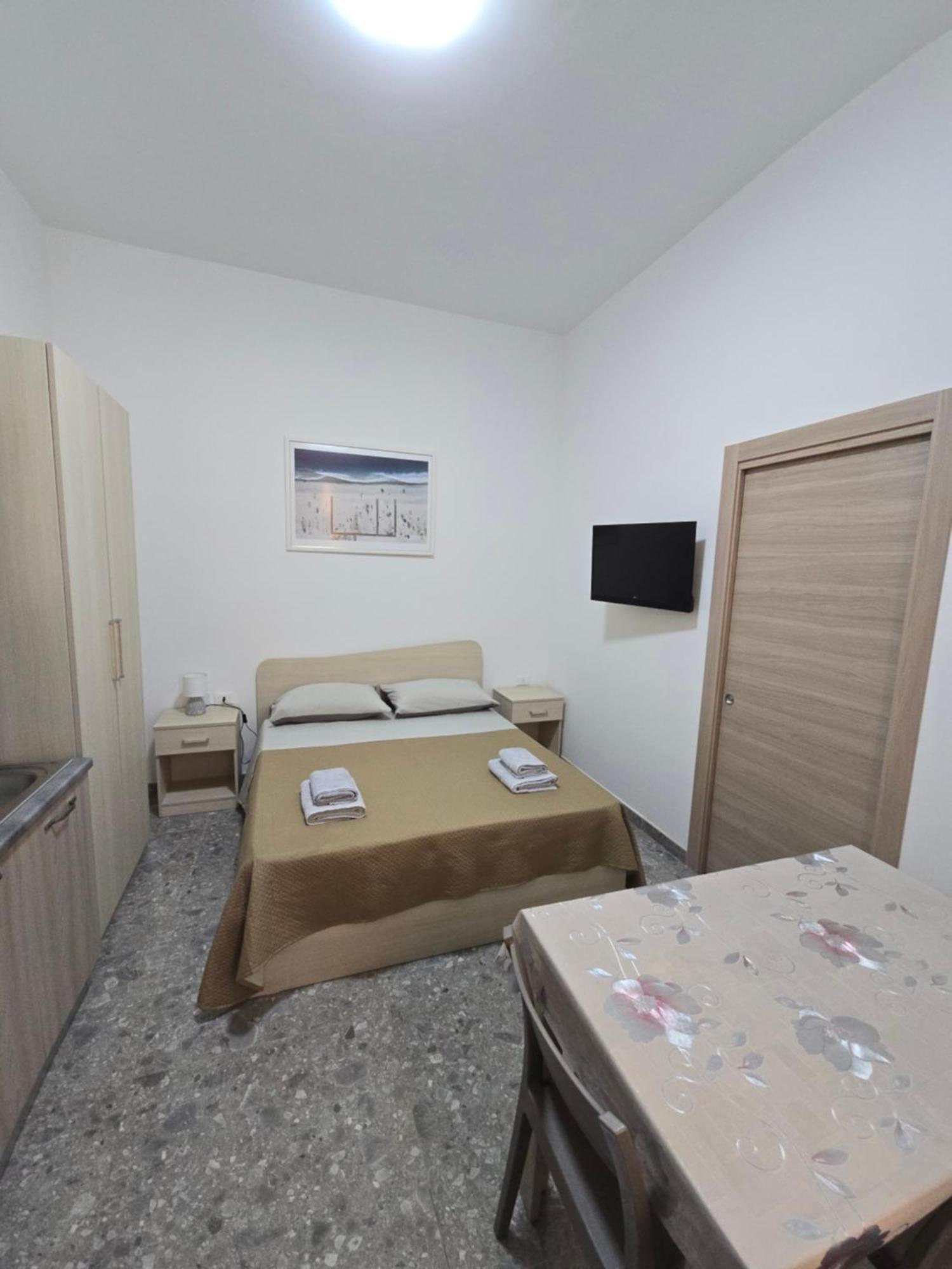 Da Massimo 1 Bed & Breakfast Schiavonea Exterior photo
